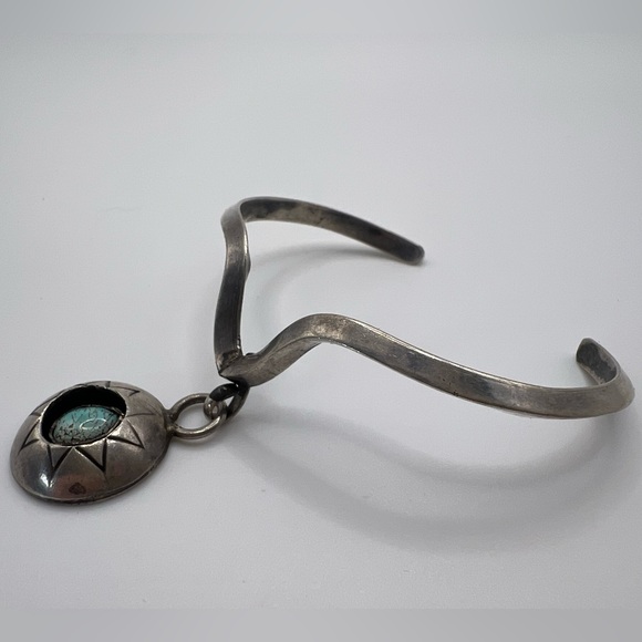 Turquoise Shadowbox Pendant on a Sandcast Sterling Silver 925 Cuff Bracelet - Picture 3 of 5